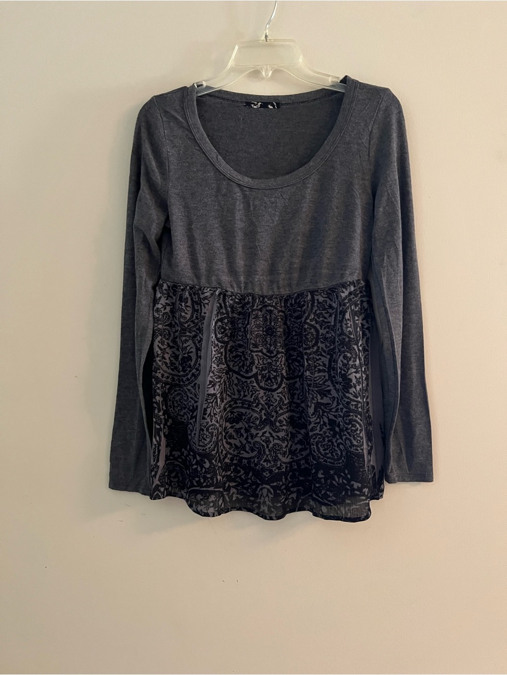 Women's Gray Long-Sleeve Scoop Neck Top with Velvet Burnout Panel